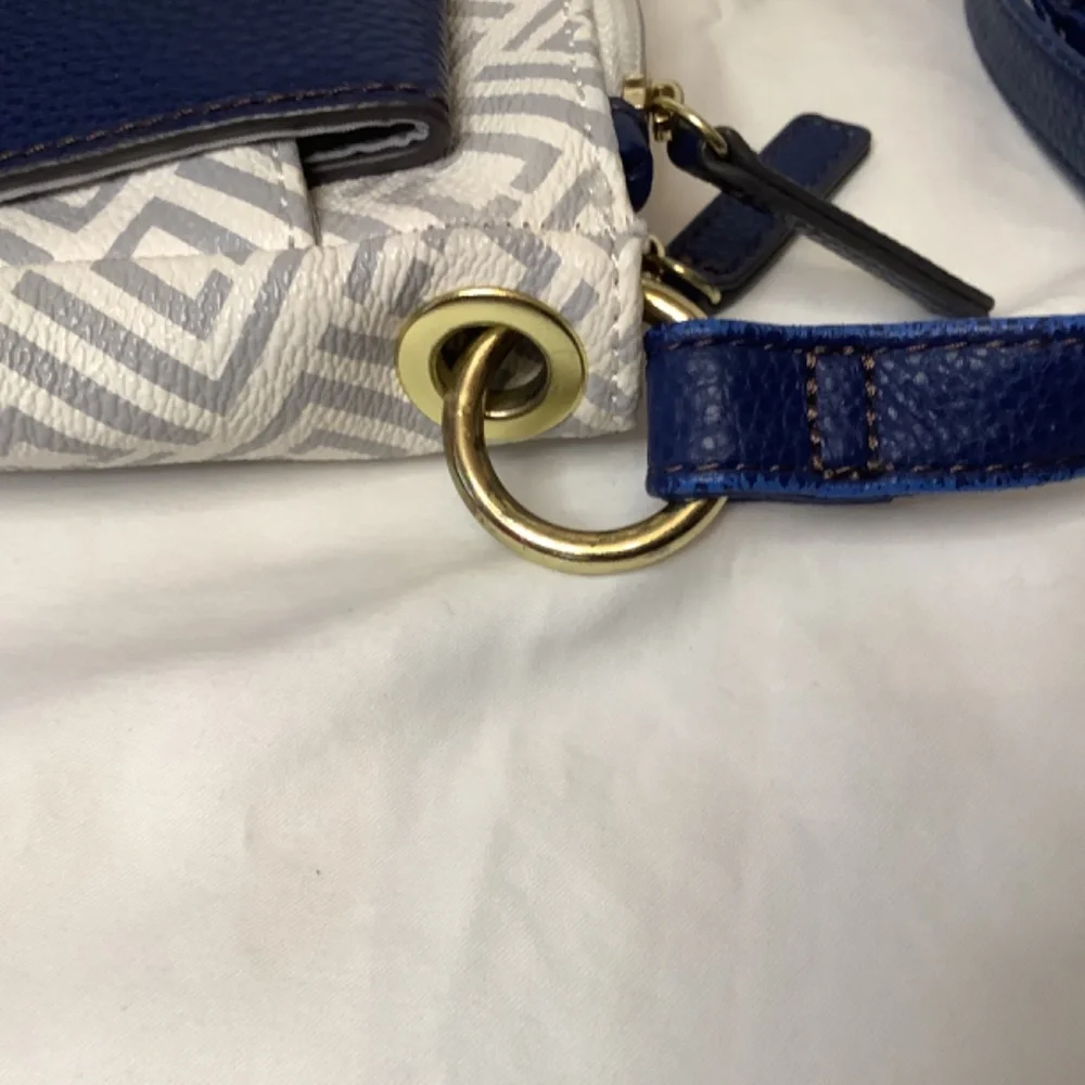 EUC Liz‎ Claiborne navy white crossbody bag